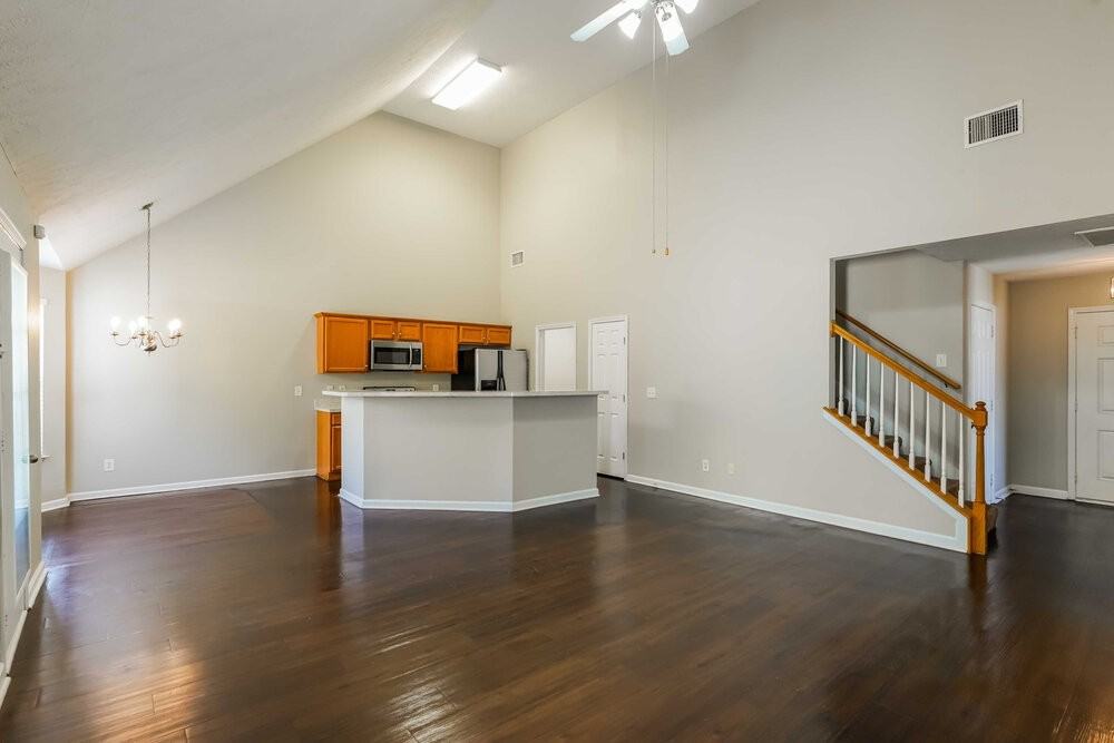 110 Lyndhurst Dr - Photo 5 of 17