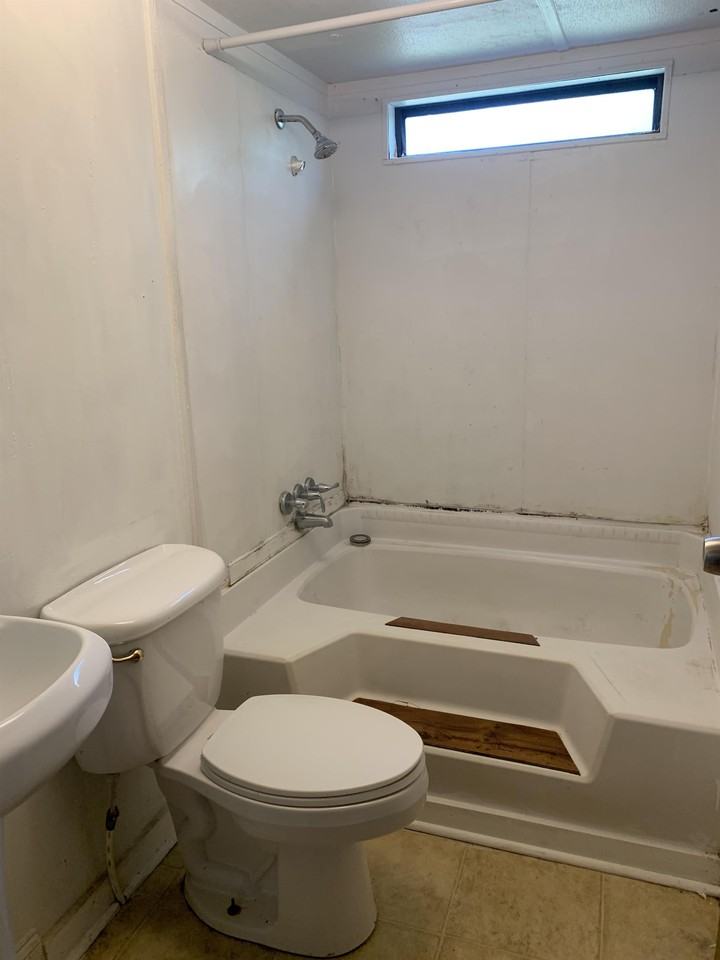 6855 Skyview Dr Se - Photo 3 of 5