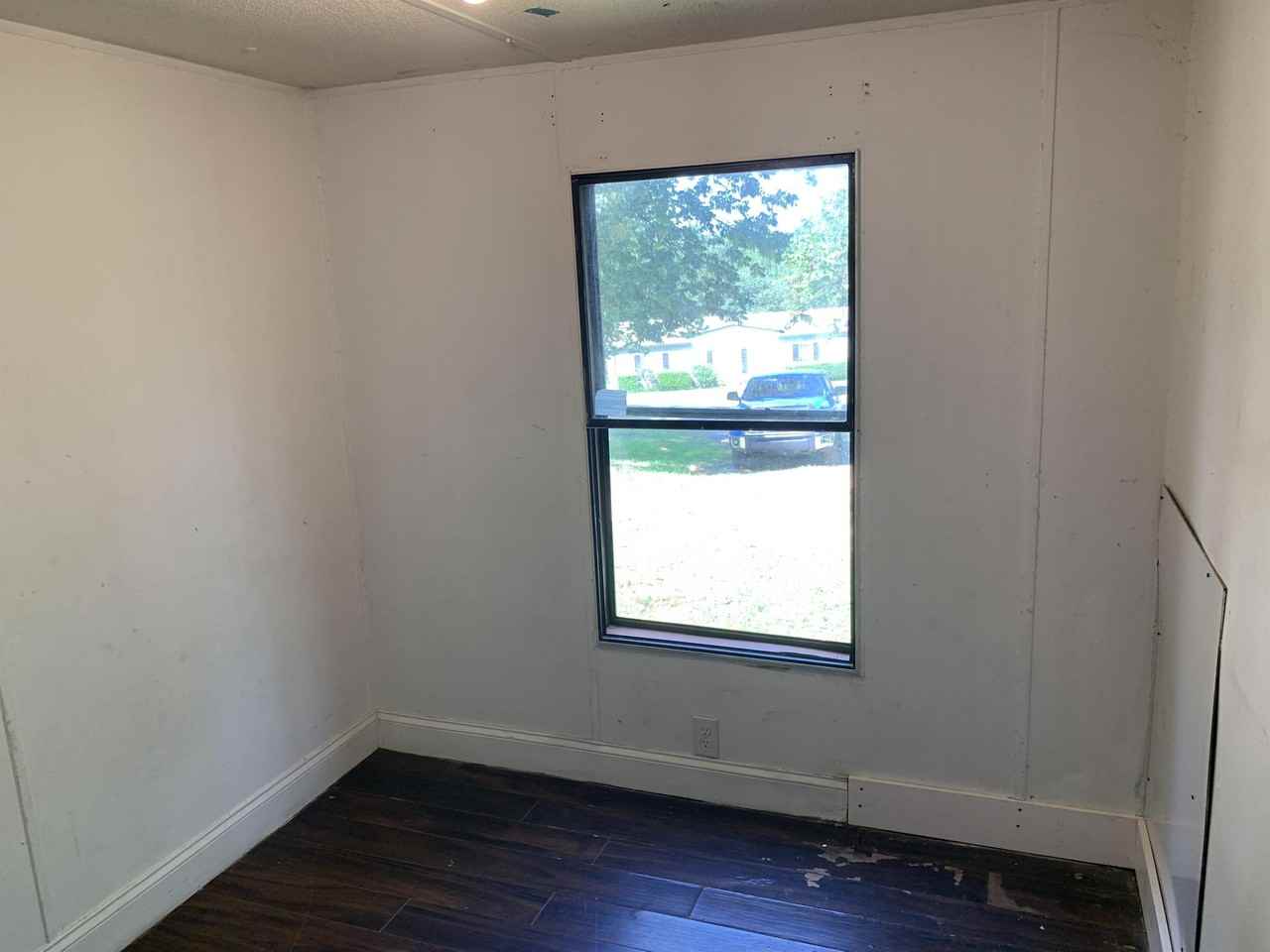 6855 Skyview Dr Se - Photo 2 of 5