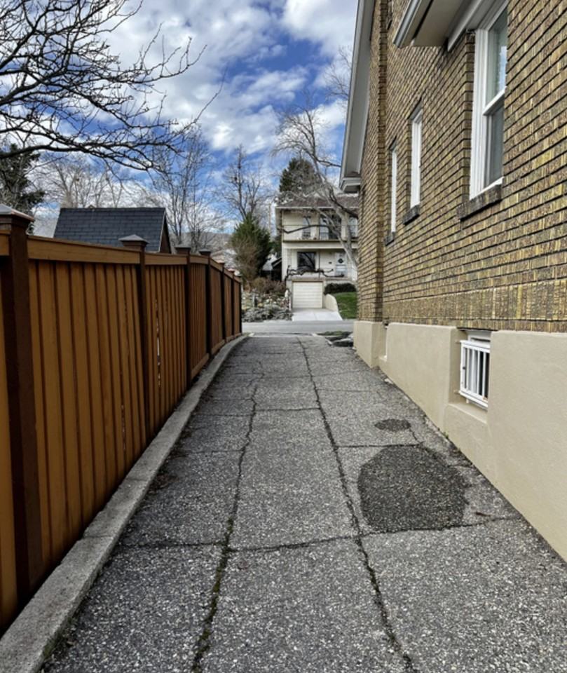 460 E 7th Ave - Photo 3 of 26