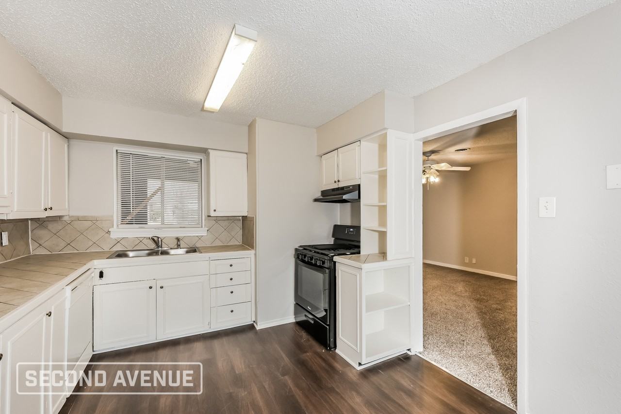 3412 Beth Dr - Photo 4 of 26