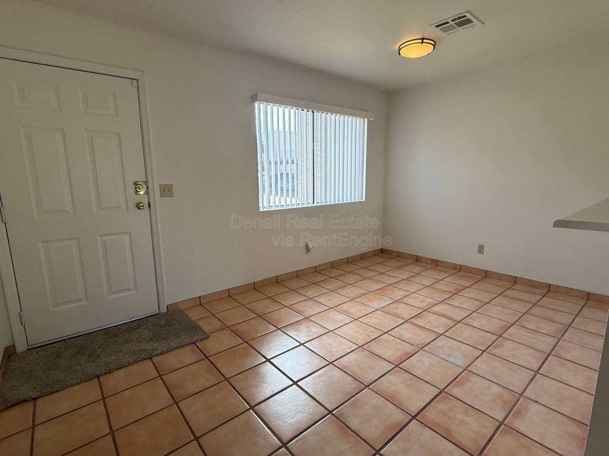 611 W 13th St - Photo 2 of 10