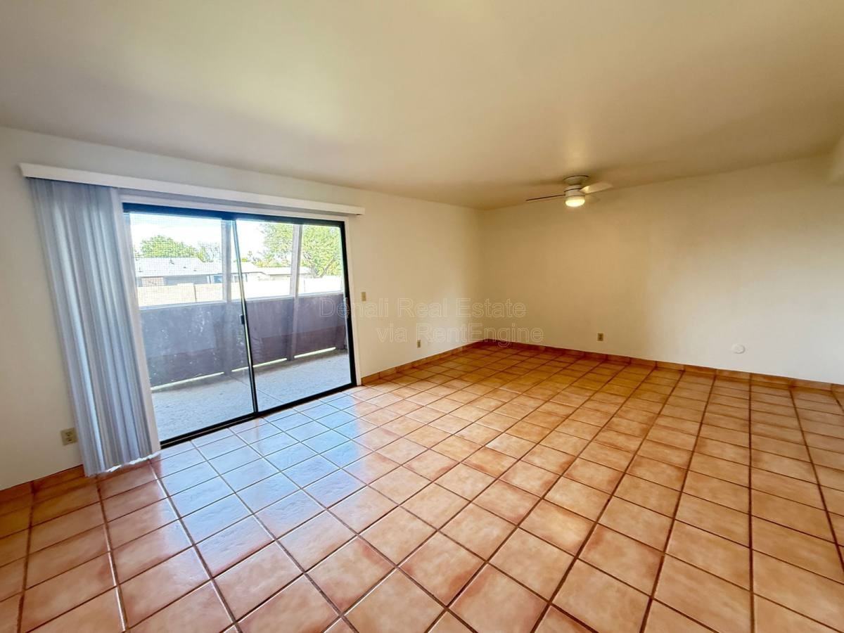 611 W 13th St - Photo 6 of 10