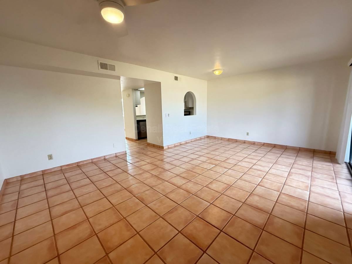 611 W 13th St - Photo 7 of 10