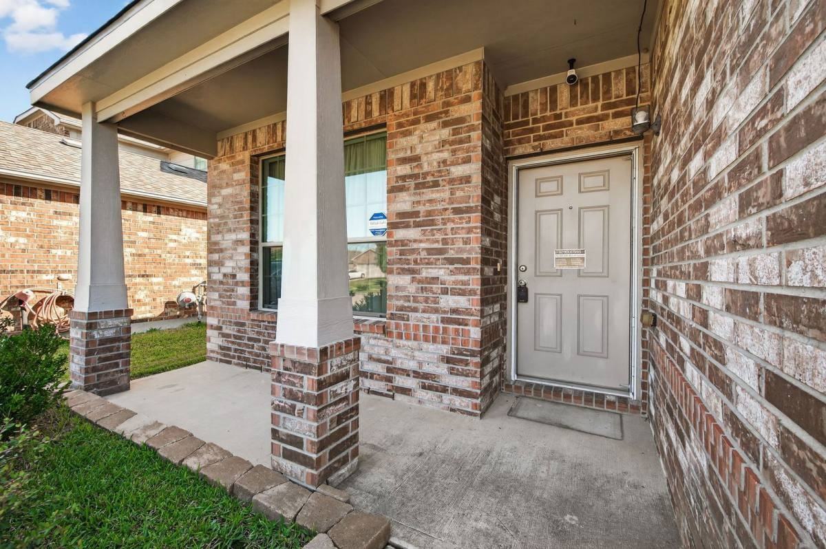 15410 Grand Sage Dr - Photo 3 of 10