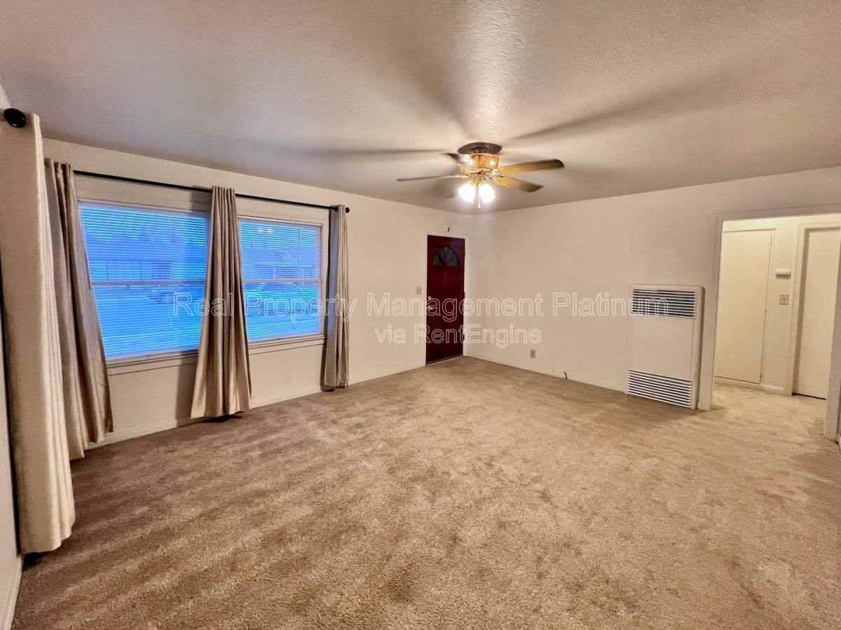 1132 W Saginaw Way - Photo 3 of 10