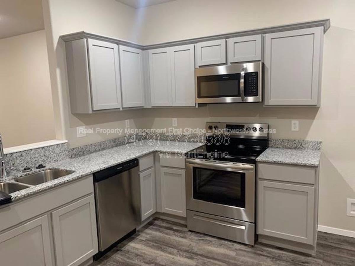 4205 Sw Lenox Ave - Photo 4 of 10