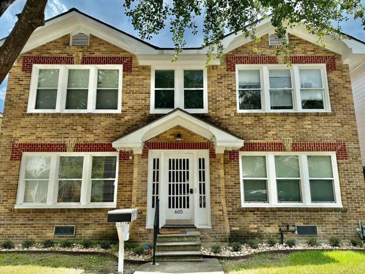 605 W Saulnier St #4