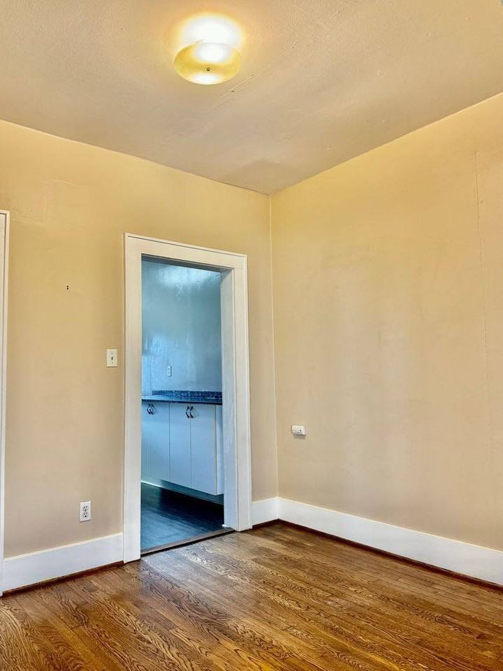 605 W Saulnier St #4 - Photo 5 of 10