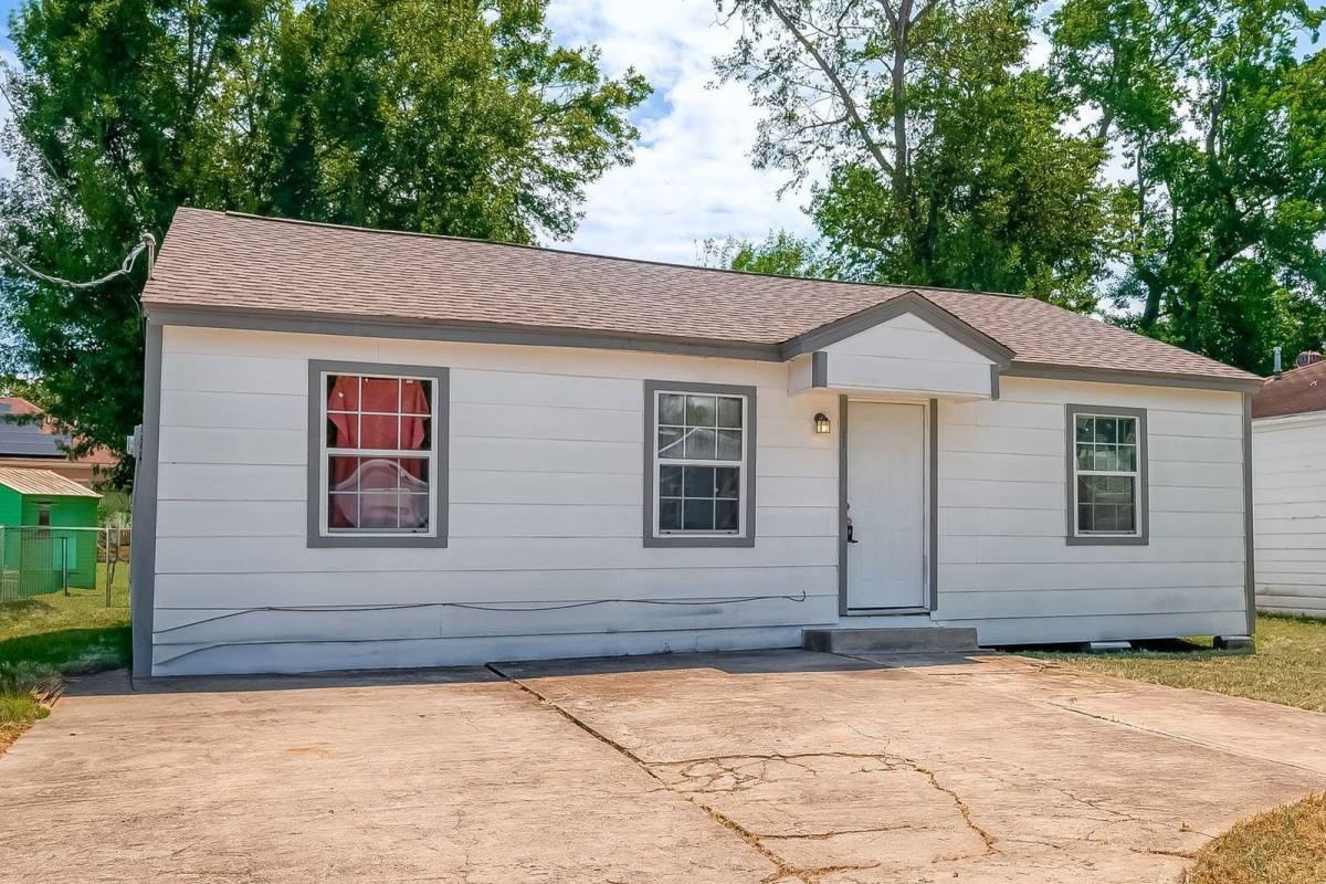 6823 Goforth St - Photo 2 of 10