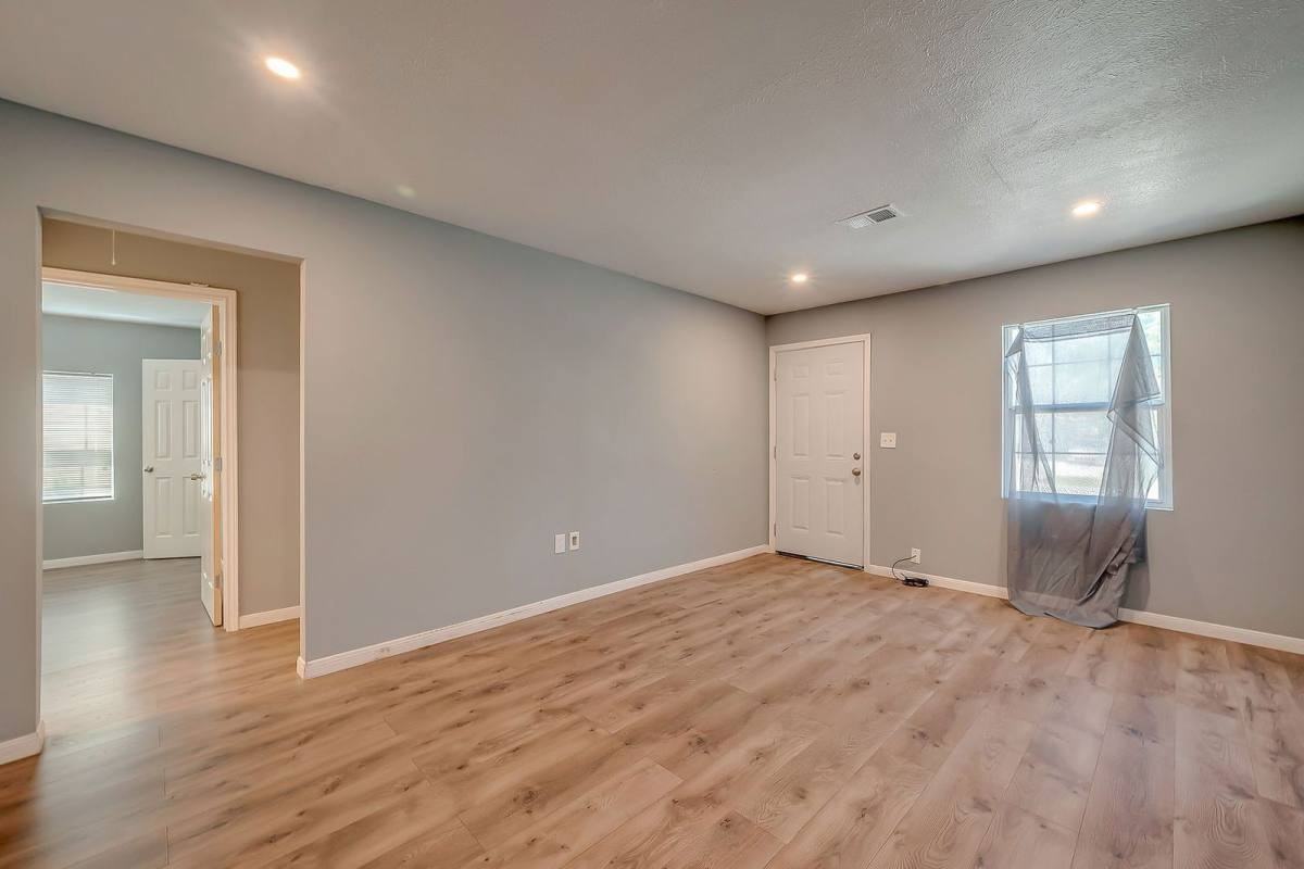 6823 Goforth St - Photo 7 of 10