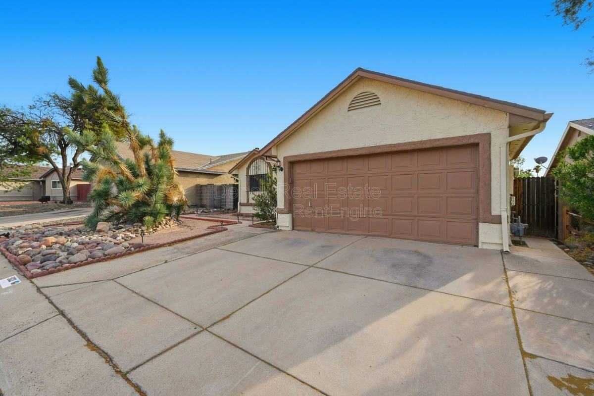 5133 W Citrine Pl - Photo 2 of 10