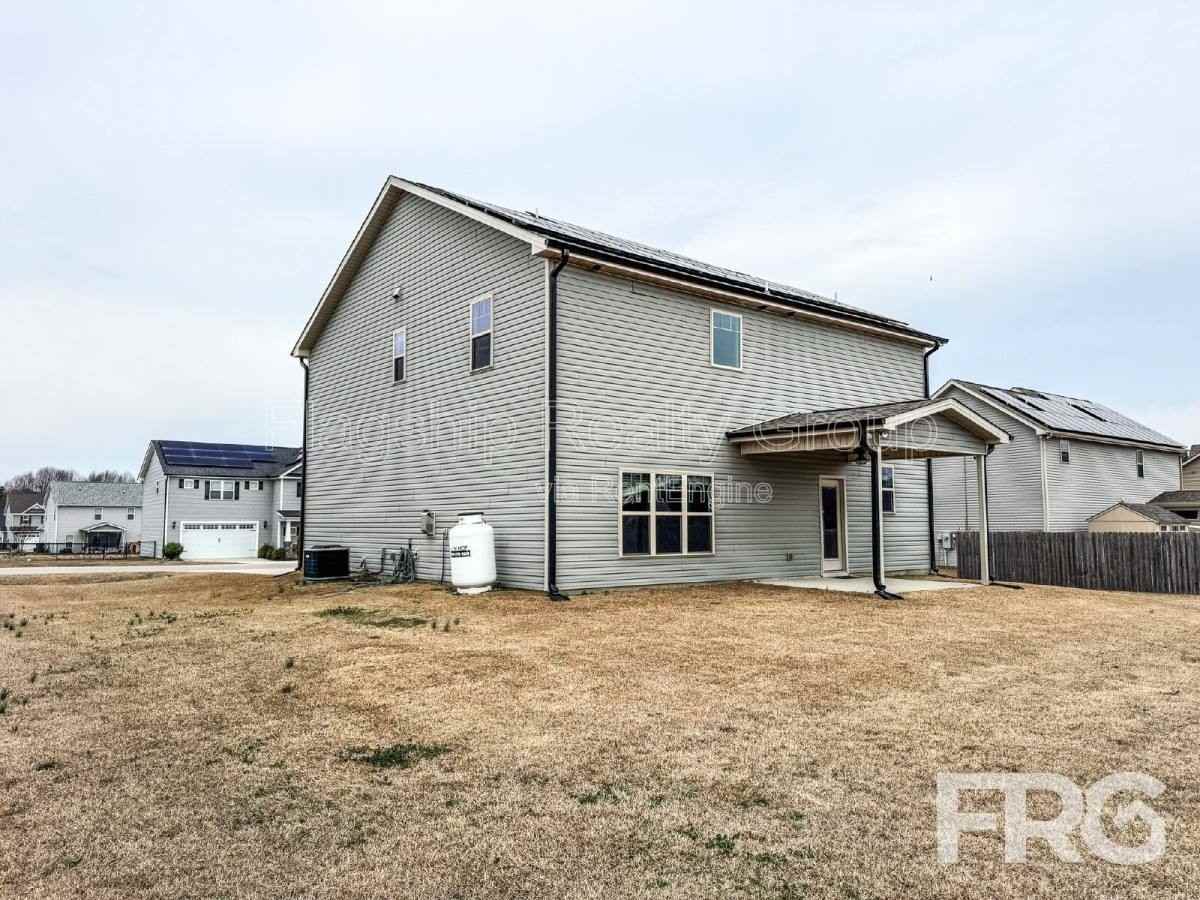419 Planters Ridge Dr - Photo 3 of 10
