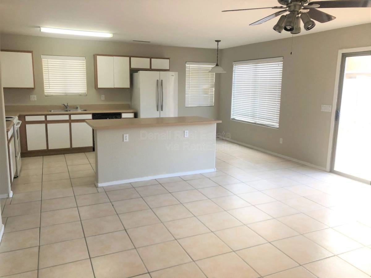 8324 W Catalina Dr - Photo 3 of 6