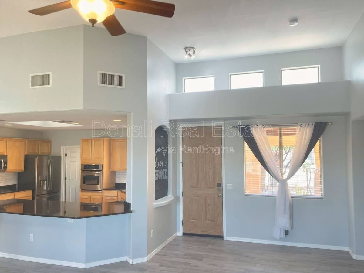 8069 N Painted Feather Dr - Photo 3 of 10
