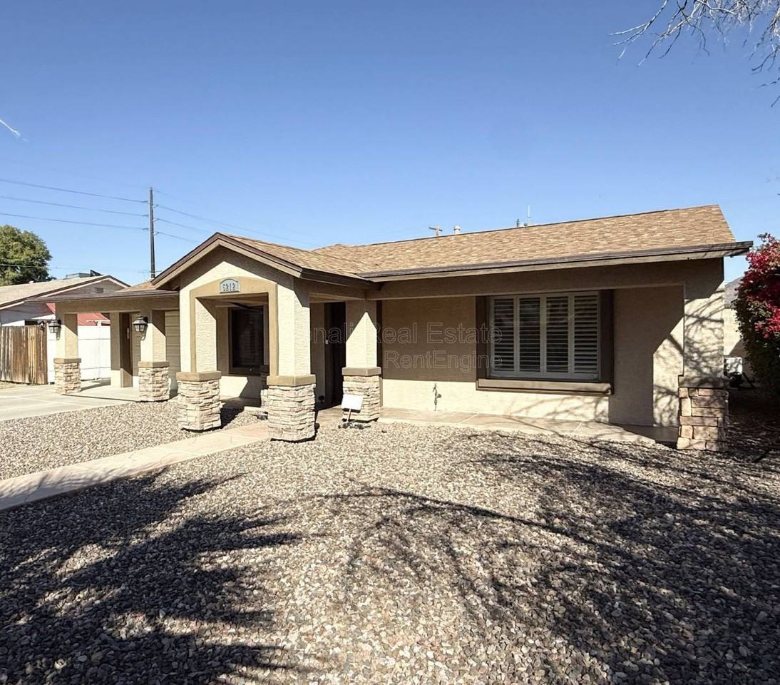5212 E Cambridge Ave - Photo 3 of 10