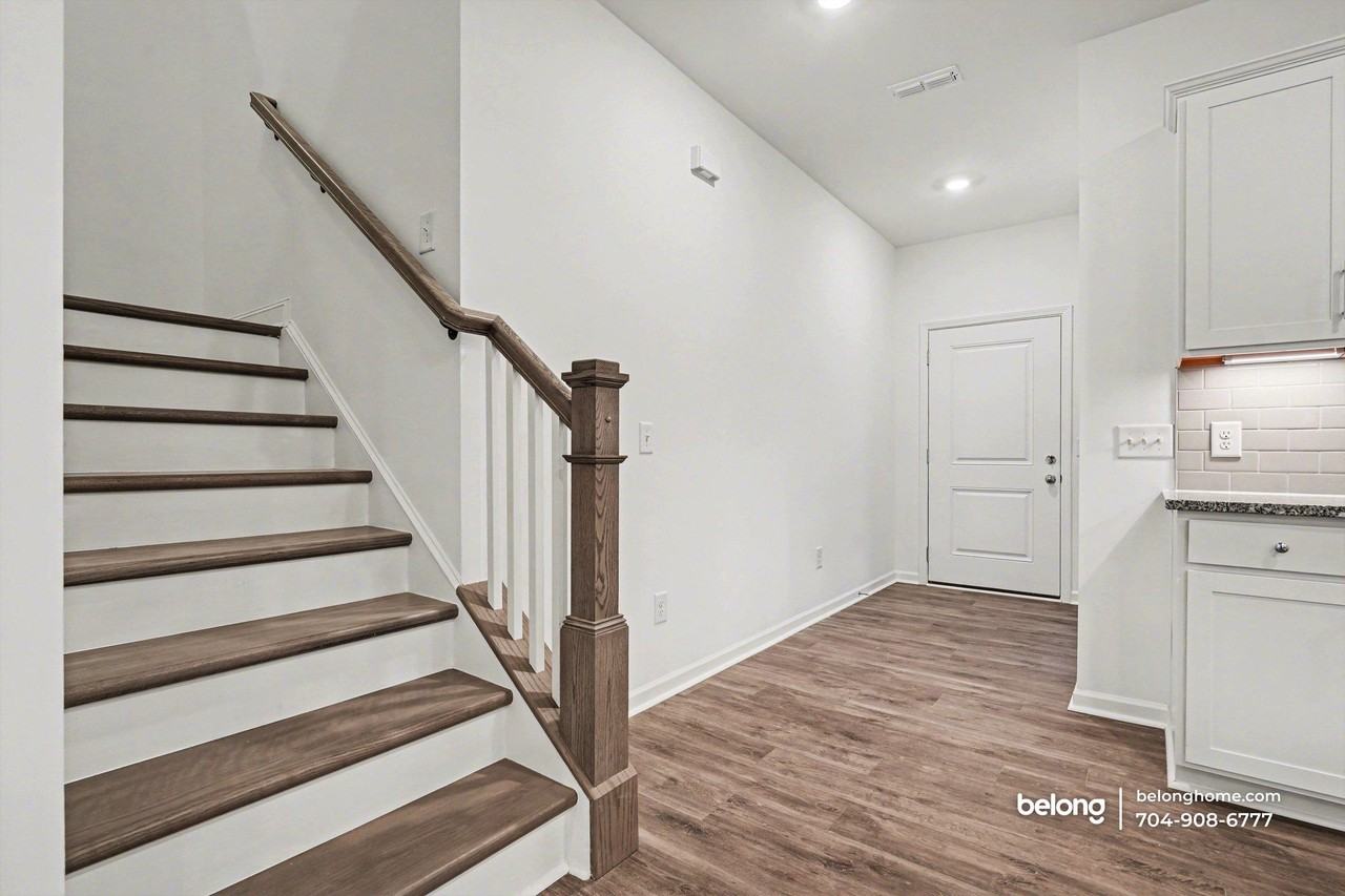 1817 Riverbend Ave - Photo 2 of 27