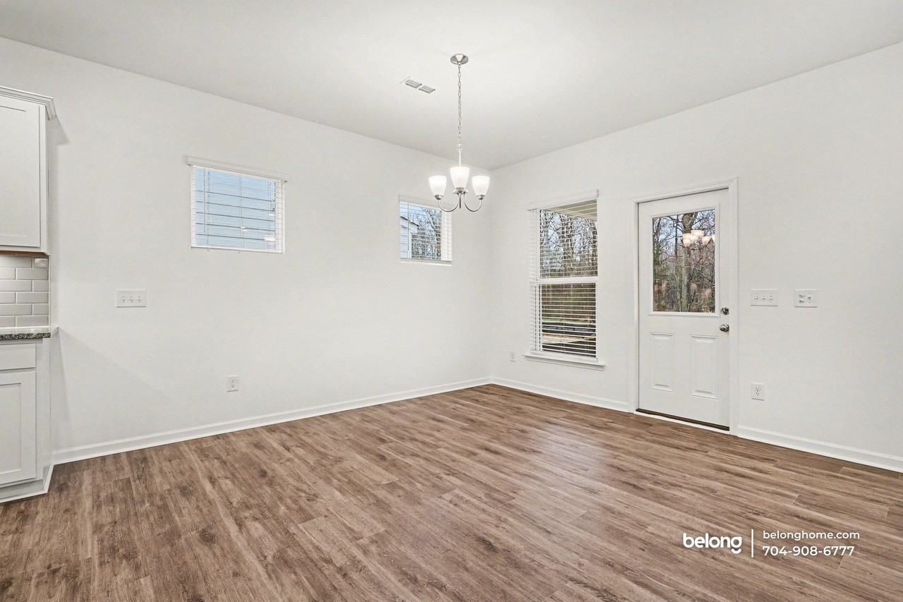 1817 Riverbend Ave - Photo 5 of 27