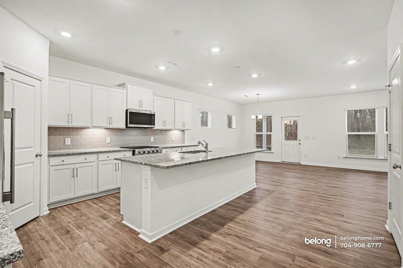 1817 Riverbend Ave - Photo 7 of 27