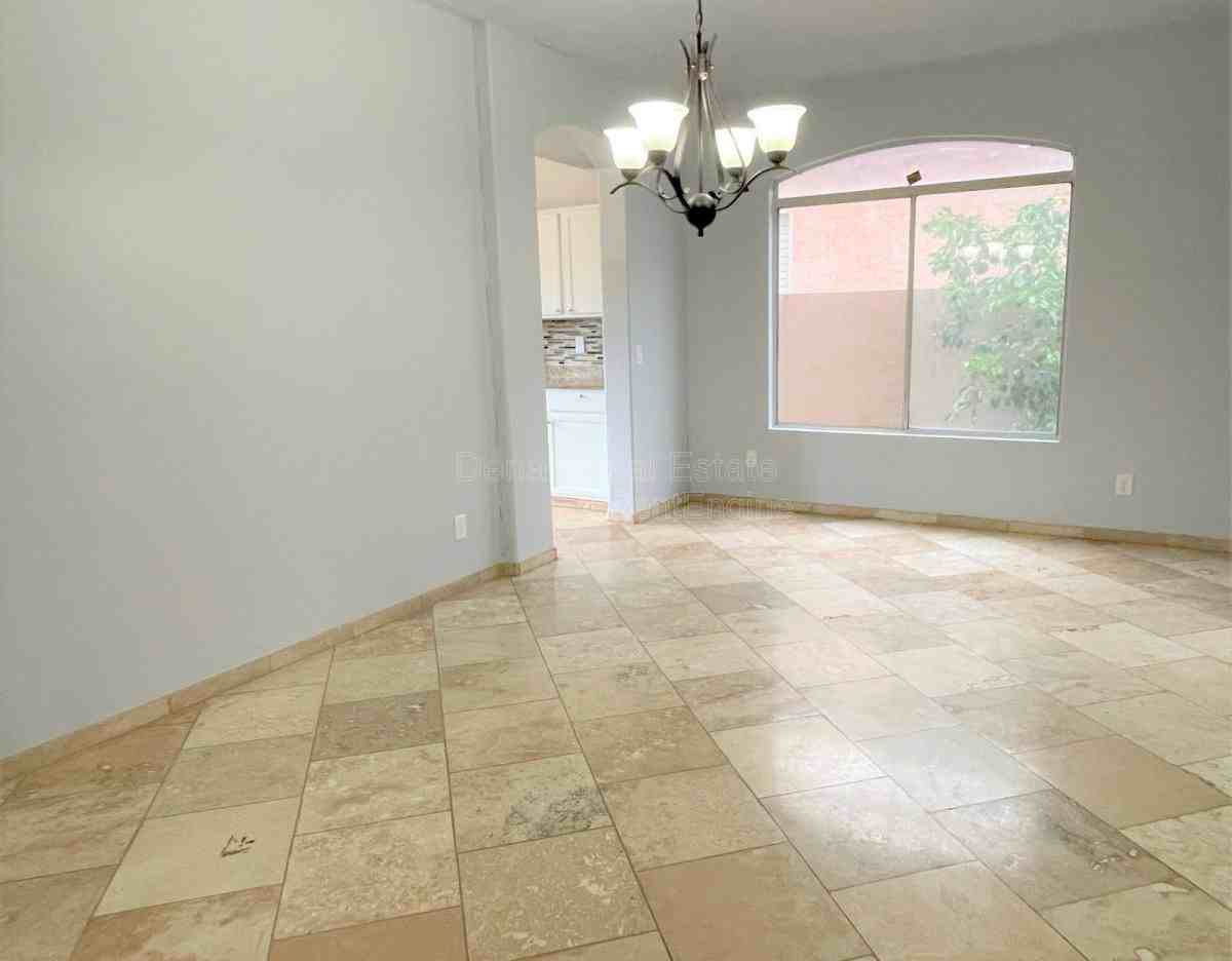 5164 W Ross Dr - Photo 4 of 10