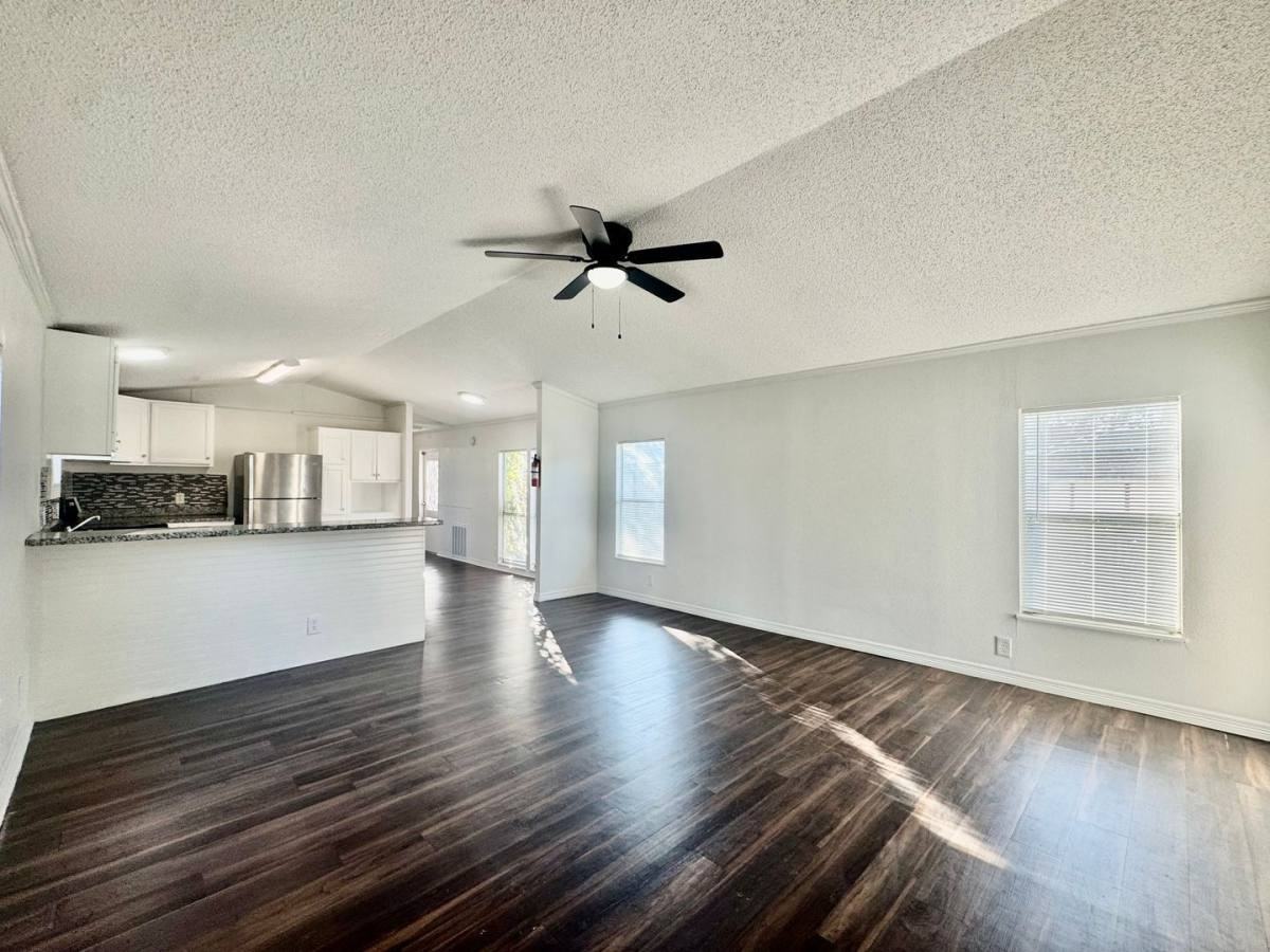 1007 Spooner St - Photo 2 of 10