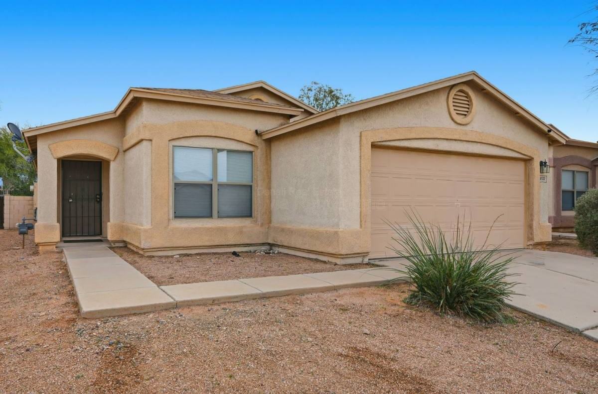 8123 S Sunny Horizon Pl - Photo 2 of 10