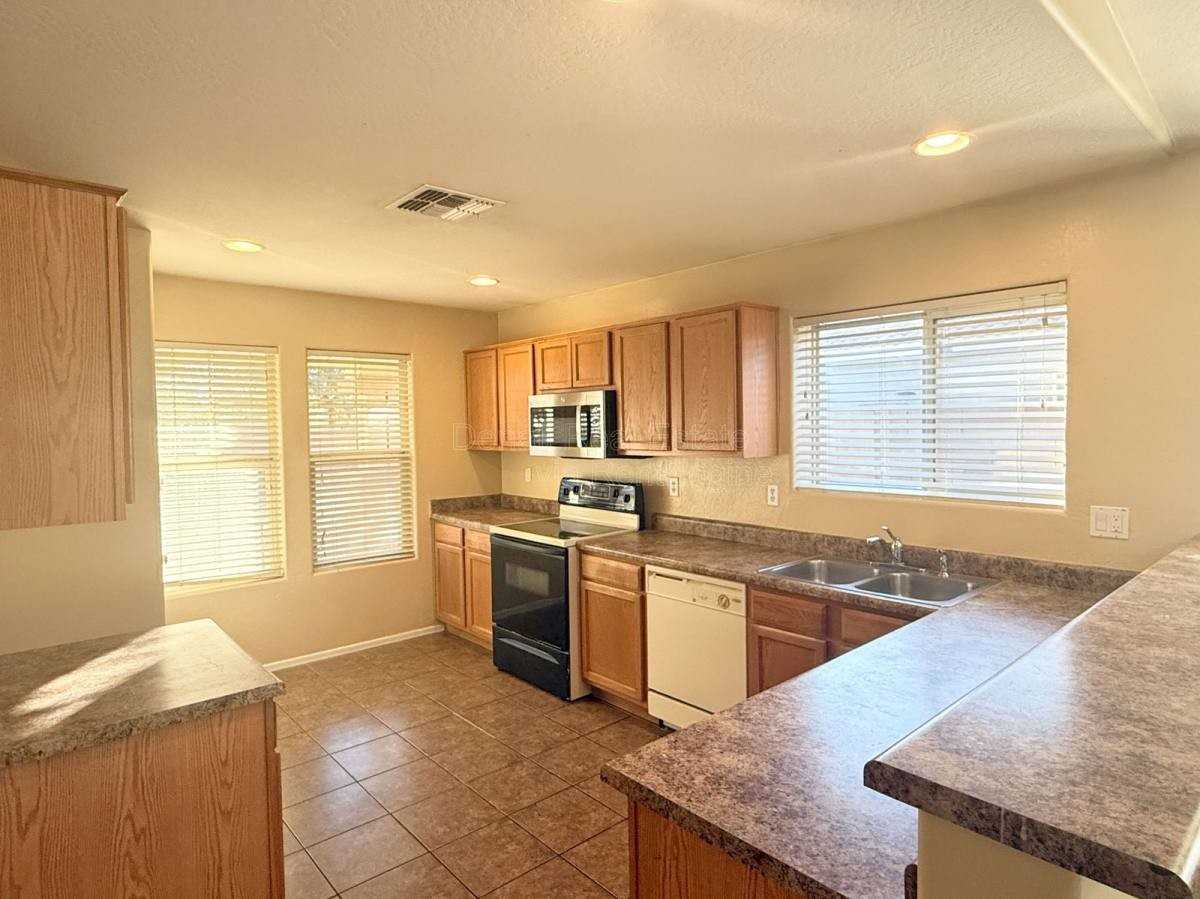 3426 S 72nd Ln - Photo 2 of 10