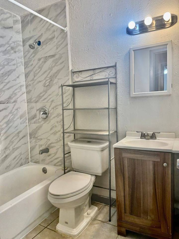 1001 Spooner St #C - Photo 7 of 9