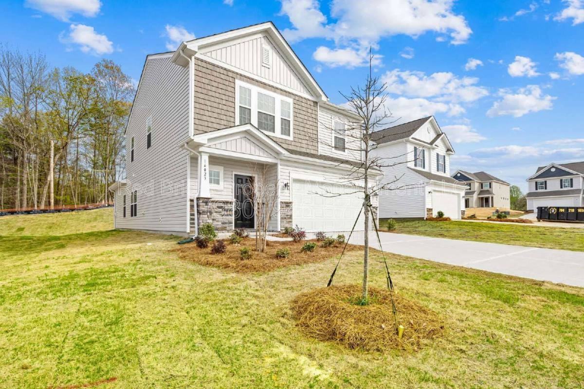 14023 Turncloak Dr - Photo 3 of 10