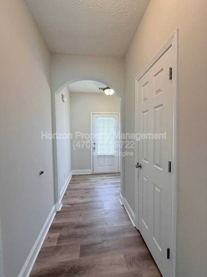 72 Riley Place Dr - Photo 2 of 10