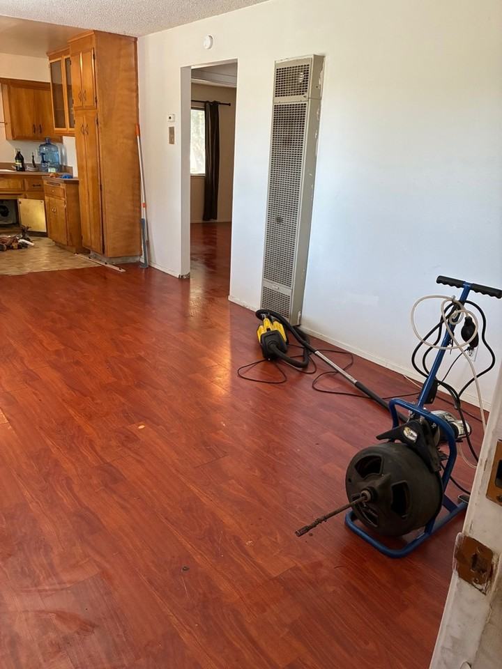 2215 15th St #B - Photo 4 of 7