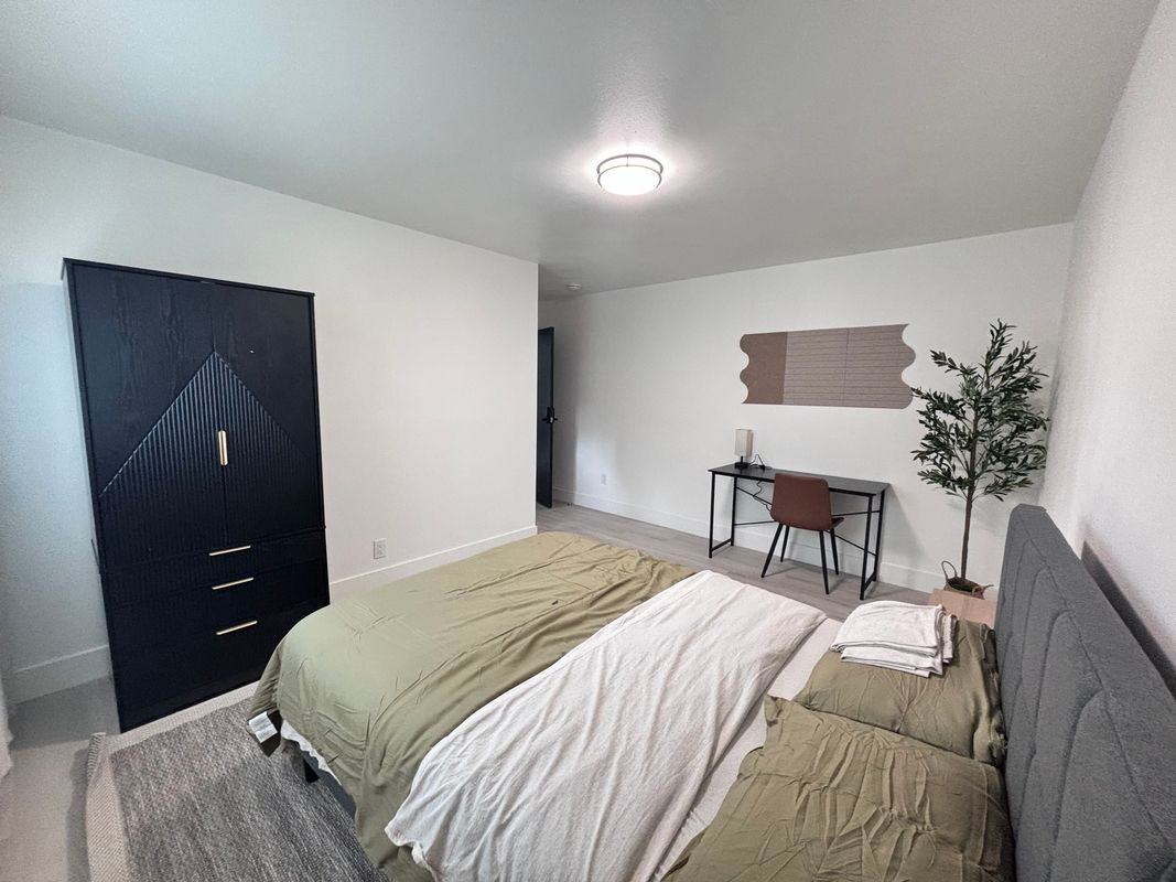 270 W Blaine St - Photo 2 of 26