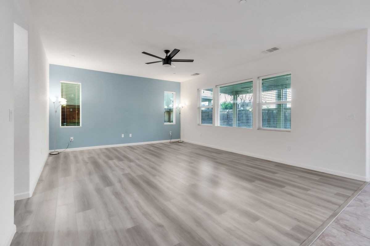 8429 Vila Gale Way - Photo 3 of 35