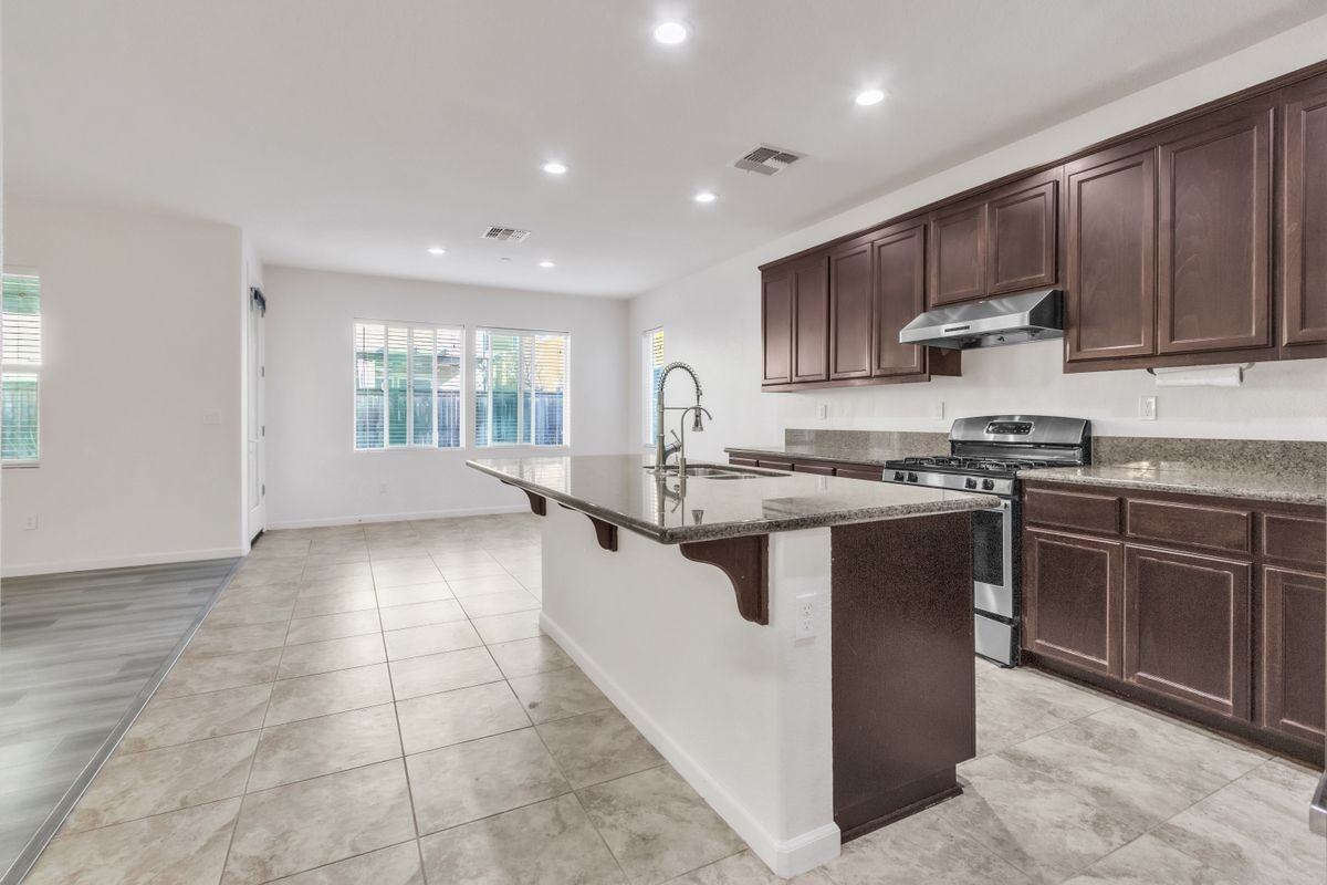 8429 Vila Gale Way - Photo 5 of 35