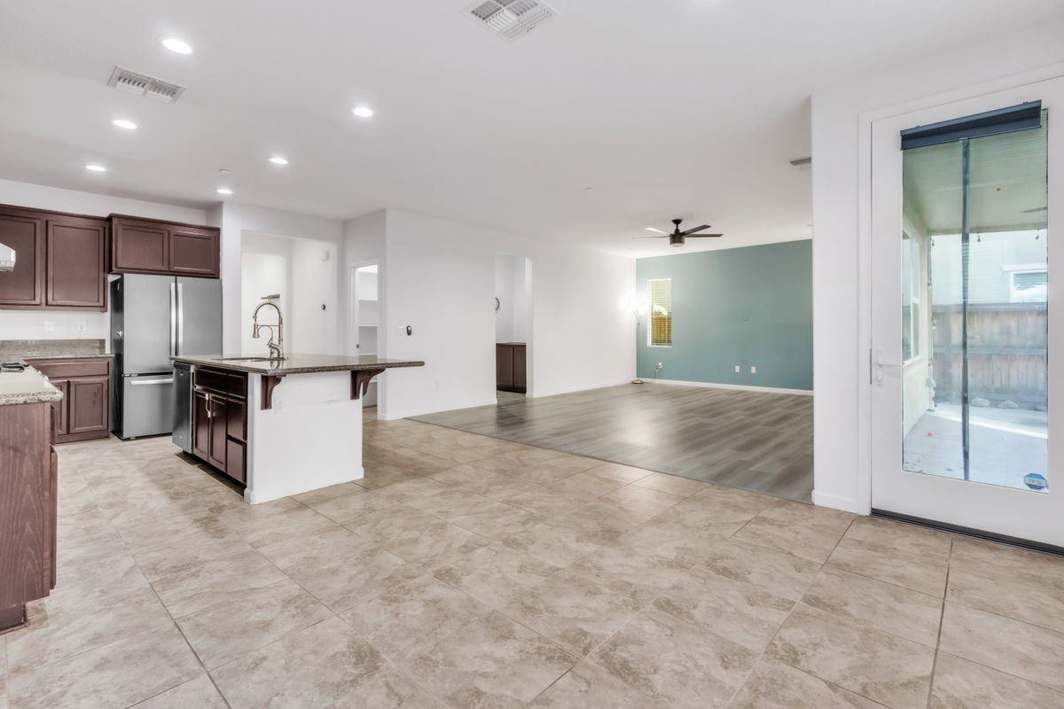 8429 Vila Gale Way - Photo 7 of 35