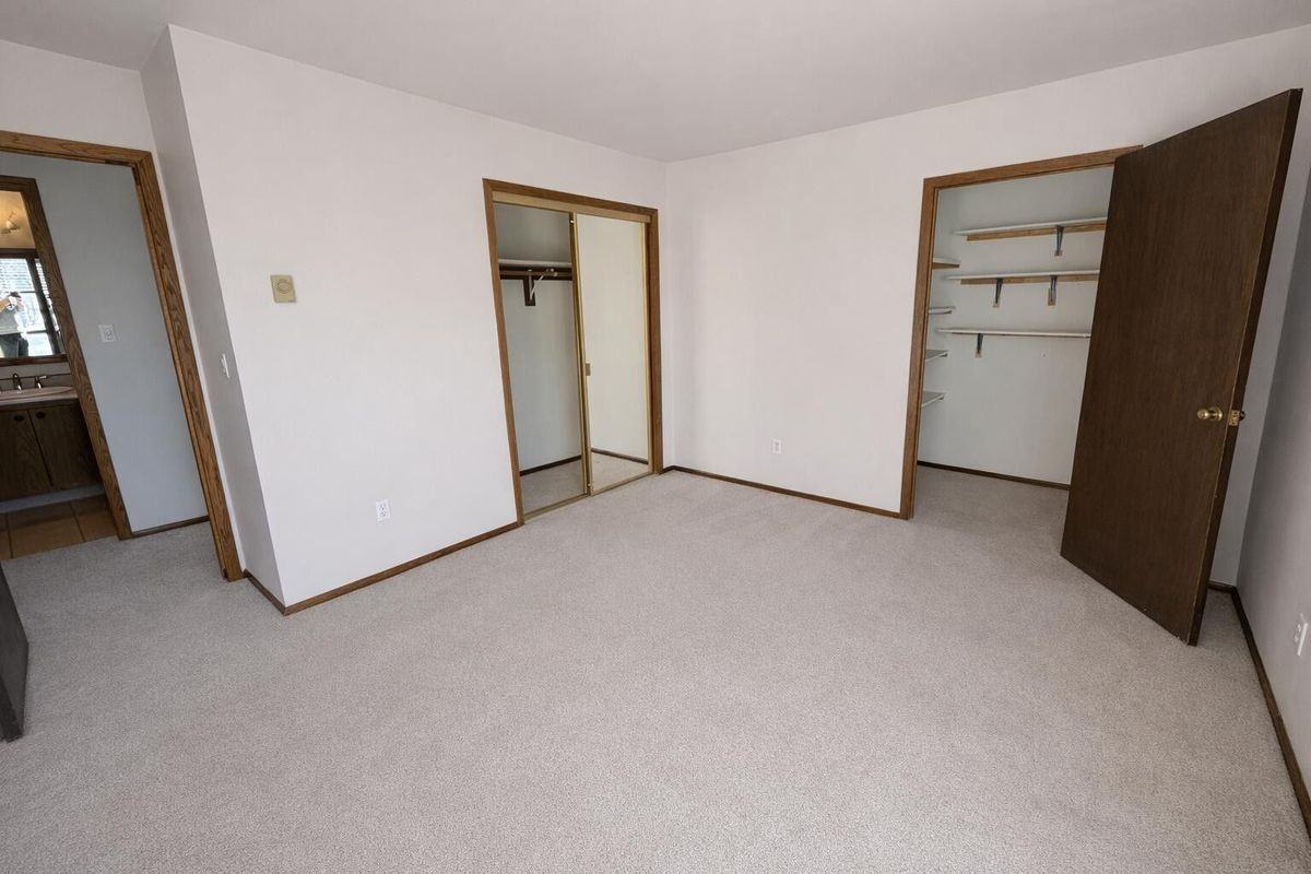 1876 Haymarket Rd - Photo 5 of 13