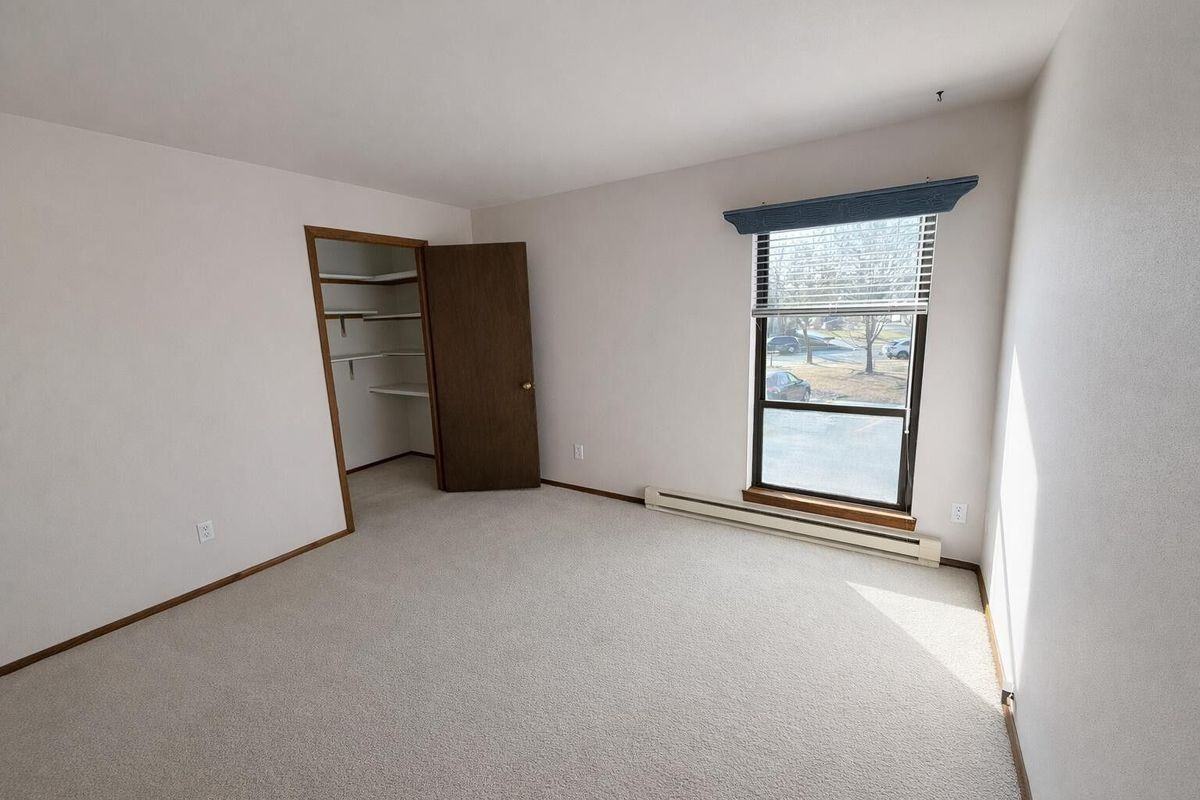 1876 Haymarket Rd - Photo 6 of 13