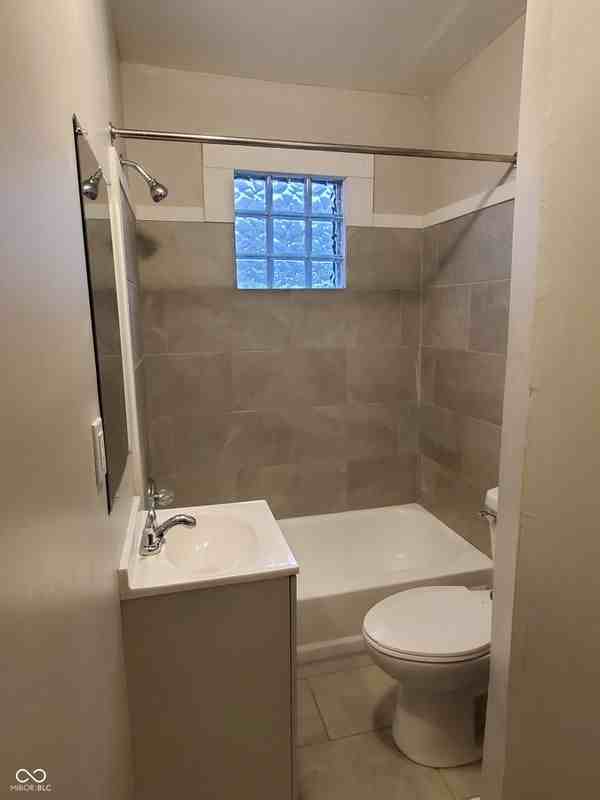 350 S Oxford St - Photo 6 of 6