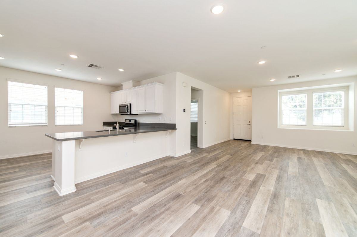 5961 Silveira St - Photo 4 of 24