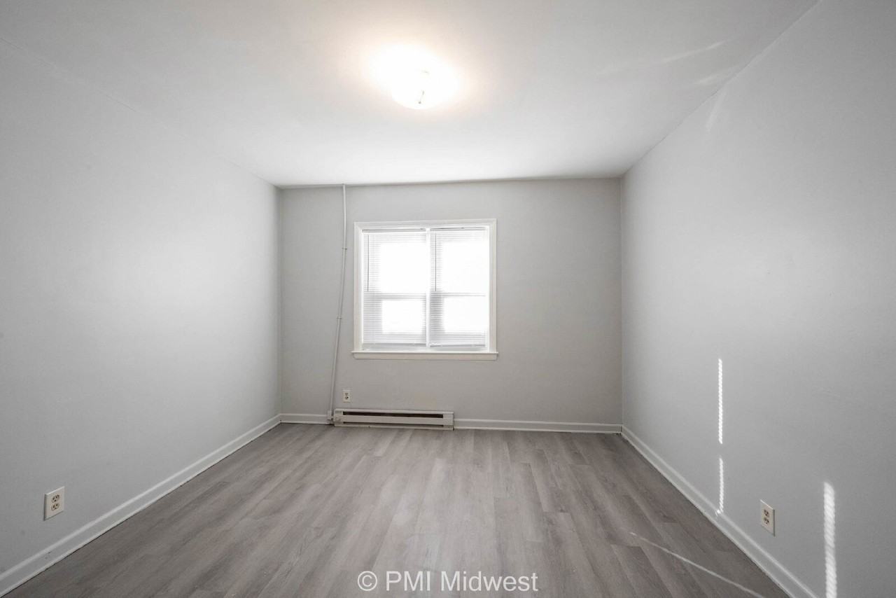 3725 N Sherman Dr Apt 4 - Photo 7 of 13