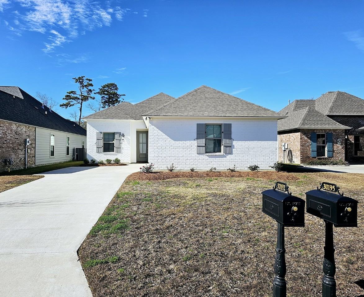 30195 Sanctuary Blvd - Photo 2 of 35