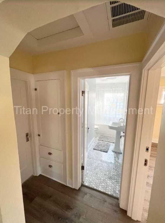 1030 Se 184th Ave - Photo 5 of 17