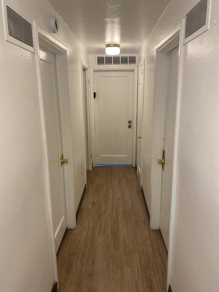 971 1/2 Pleasant St - Photo 3 of 11