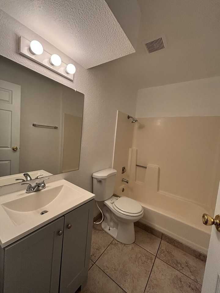 1521 Cobb Ln #4 - Photo 2 of 13