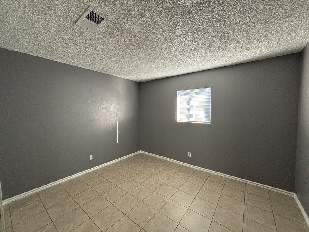 1521 Cobb Ln #4 - Photo 3 of 13