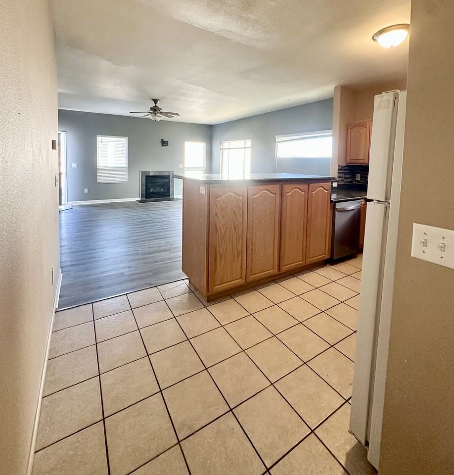 3612 Rock Springs St - Photo 7 of 28