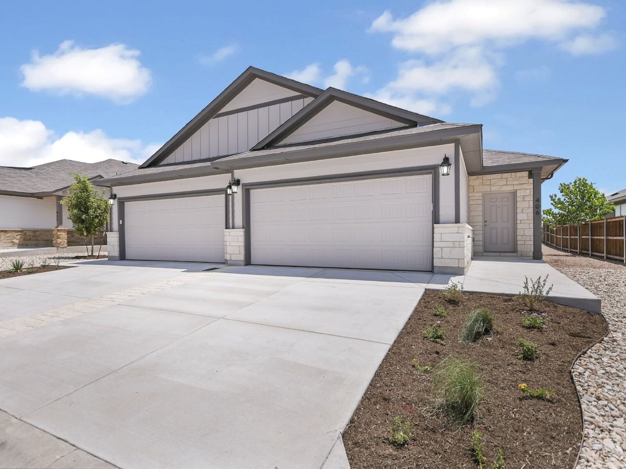 406 Parkline Dr - Photo 2 of 29