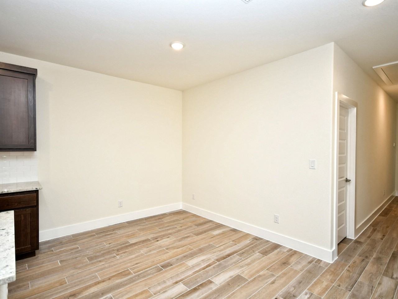 406 Parkline Dr - Photo 6 of 29