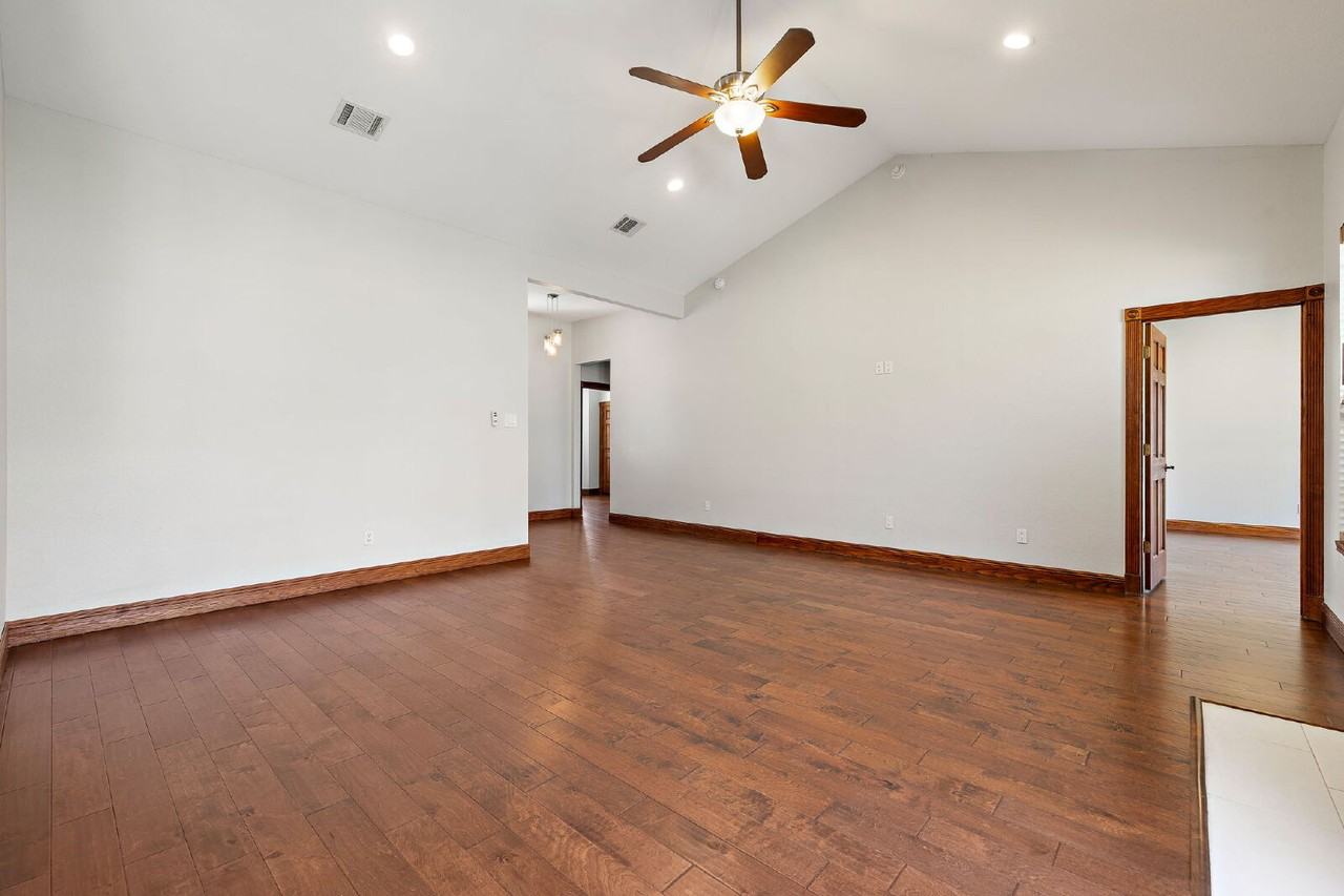 9408 Doliver Dr - Photo 5 of 23