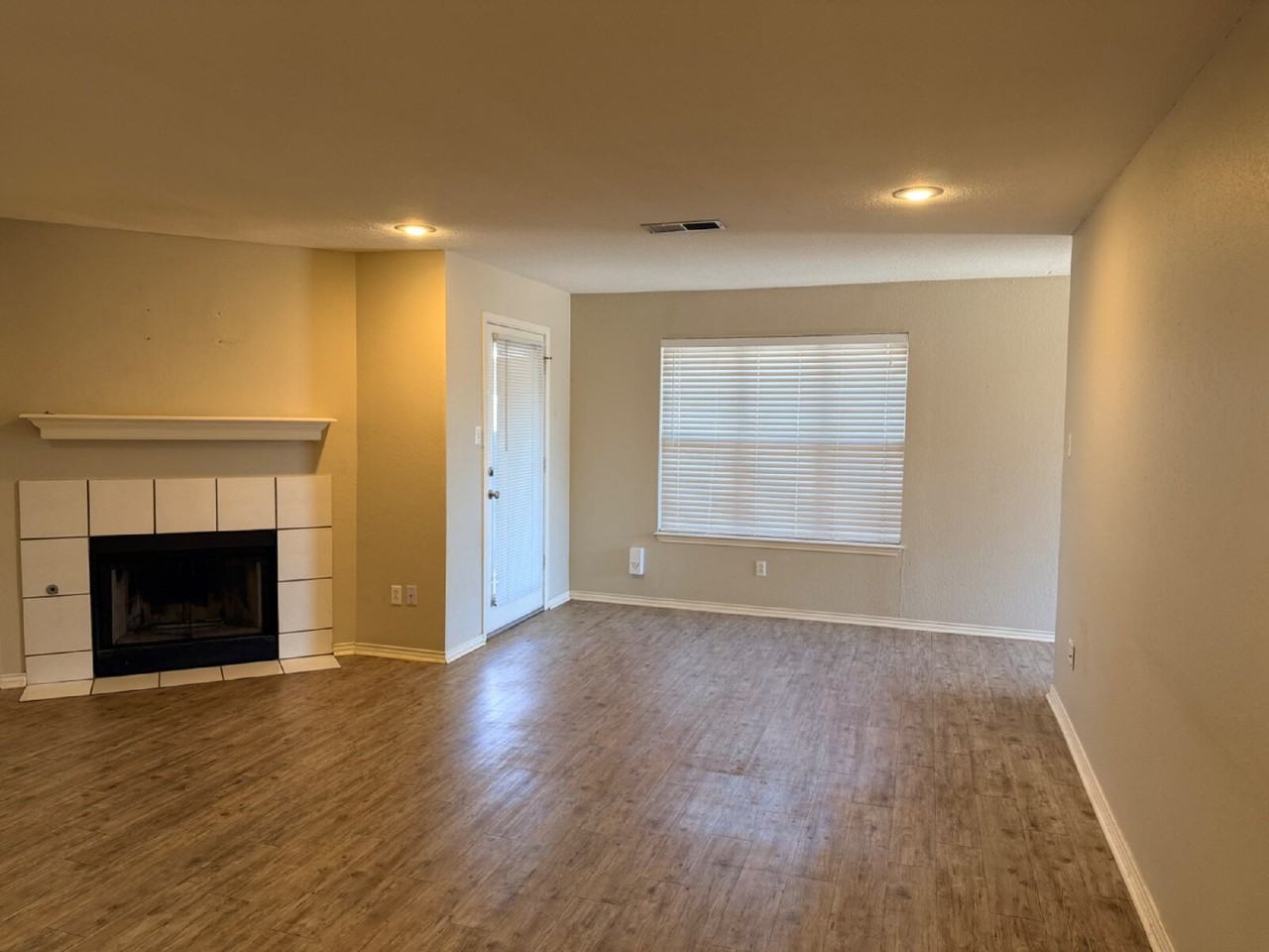 8232 Raleigh Ave - Photo 3 of 16